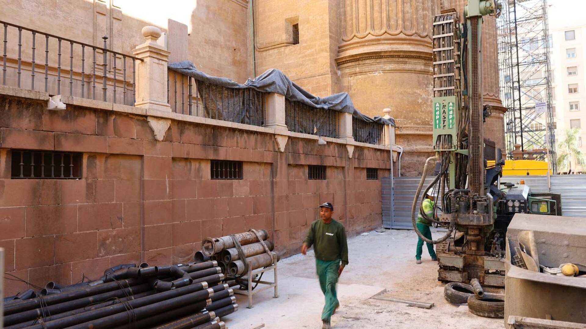 La gran obra del tejado de la Catedral de Málaga tiene el permiso para